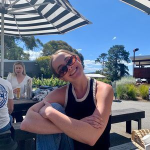 Meet your Posher, Ella